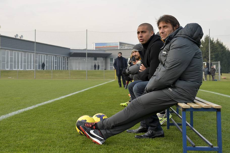 Trezeguet assiste a Juventus-Cuneo seduto in panchina insieme a Conte. LaPresse